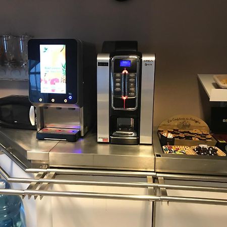 罗湖酒店 Séné 外观 照片